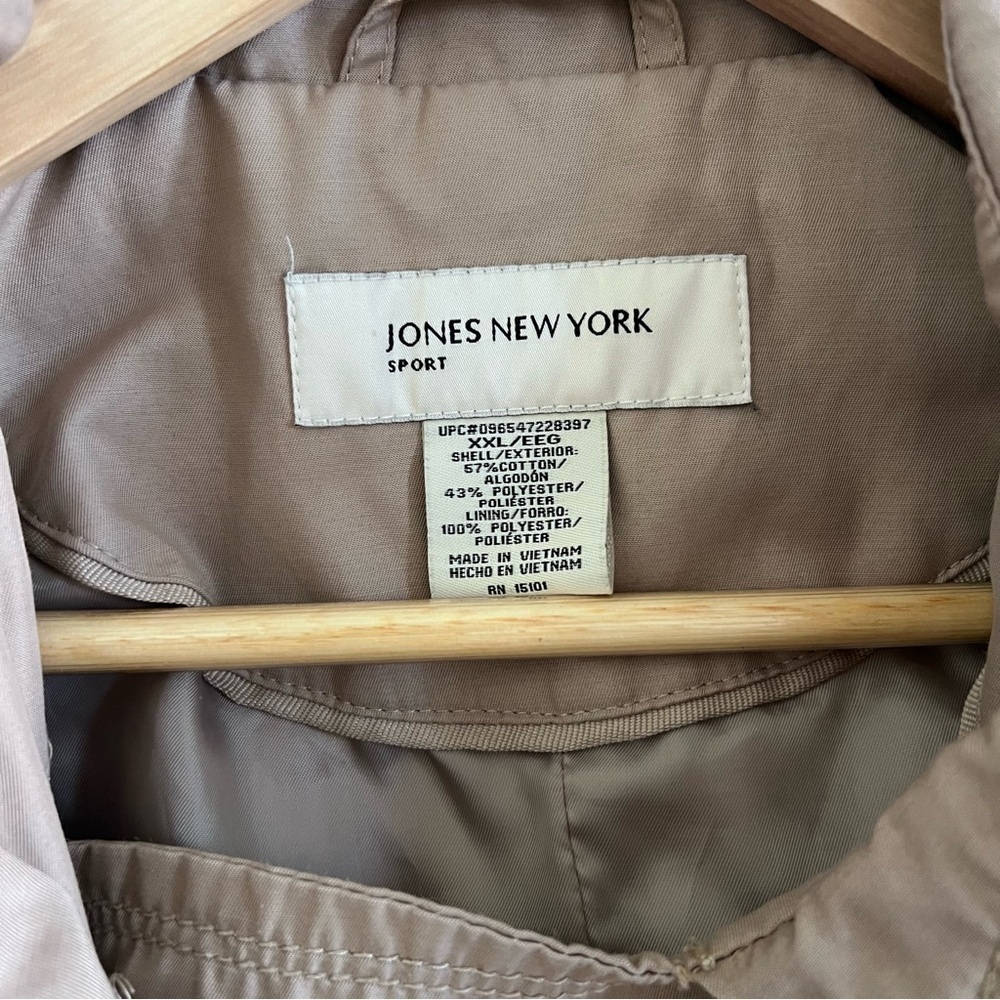 Jones New York Trenchcoat - Picture 3 of 6
